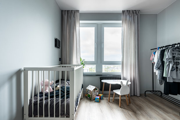 Бюджет у заказчиков был небольшой, но хотелось качественный интерьер, поэтому здесь хорошая сантехника, техника, краска, пол.