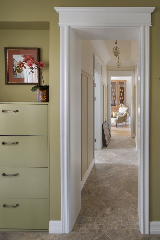 Фотография: Прихожая в стиле Классический, Квартира, Проект недели, Москва, Кирпичный дом, 3 комнаты, 60-90 метров, Анна Васильева, Couture Interiors – фото на INMYROOM