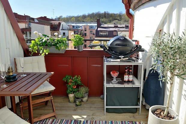 Фотография: Балкон в стиле Скандинавский, Декор интерьера, Квартира, Декор, Советы, как обустроить балкон, балкон в типовой квартире, идеи оформления балкона – фото на INMYROOM