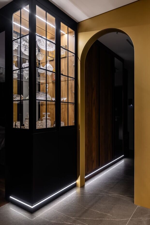 Фотография: Прихожая в стиле Современный, Малогабаритная квартира, Квартира, Проект дня, Москва, 1 комната, 40-60 метров, эклектика с элементами современного, Александр Джикаеви – фото на INMYROOM