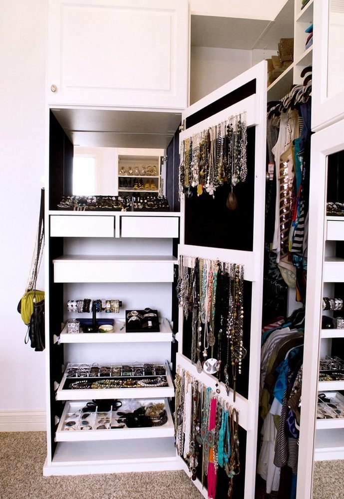 Фотография: Мебель и свет в стиле , Гардеробная, Аксессуары, Хранение, Стиль жизни, Советы, Системы хранения, Украшения – фото на INMYROOM