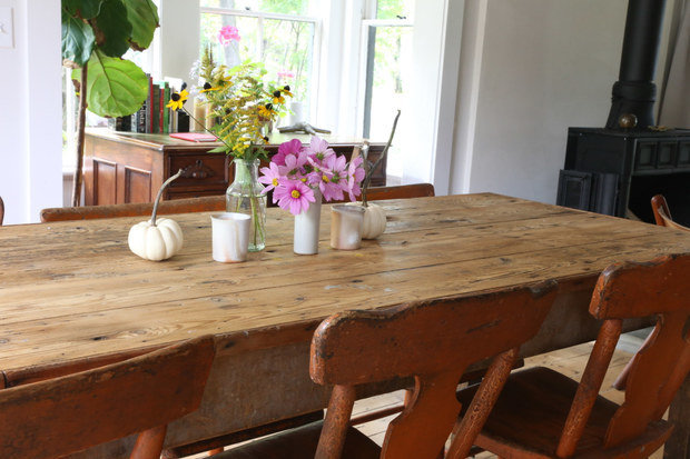 Фотография: Кухня и столовая в стиле Скандинавский, Дом, Советы, Белый, Минимализм, Красный, Серый, Минессота – фото на INMYROOM