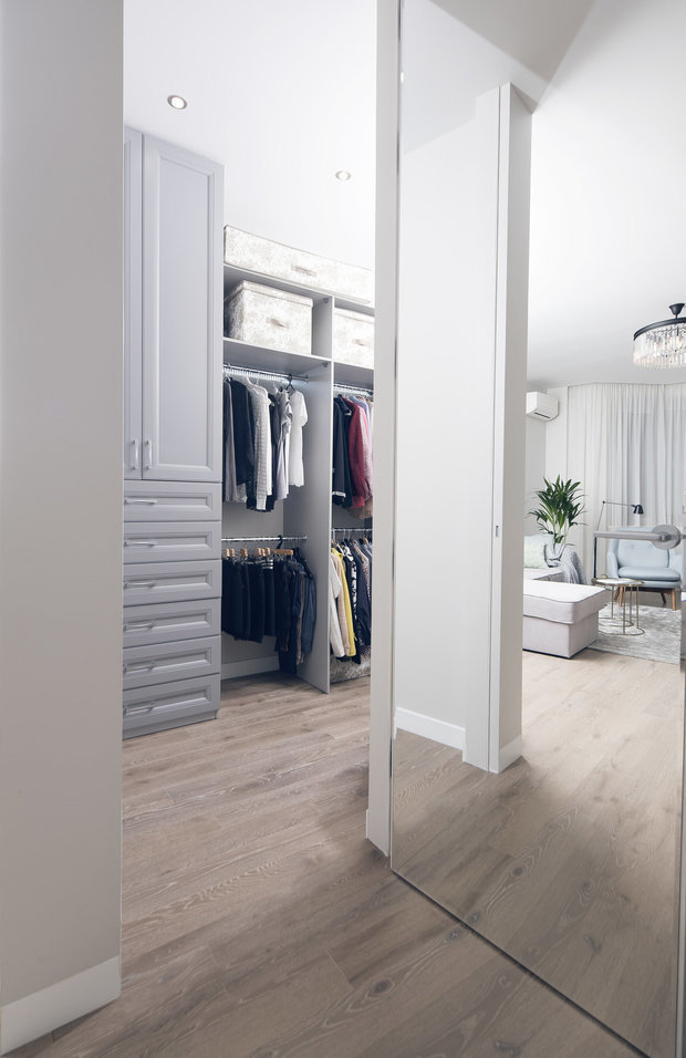 Фотография: Гардеробная в стиле Современный, Гид, Марина Саркисян, Арх.ПРЕДМЕТ, Михаил Новинский, дизайн-хаки, Юлия Чернова, Ирина Кривцова, Ольга Черненко, Татьяна Безверхая, OM Design, Юлия Калеми, Domestic Studio, Наталья Митракова, Алина Ануфриева, энциклопедия_интерьер, Анна Эрман, FISHEYE ARCHITECTURE & DESIGN, Тор-Ард, Юлия Беляева, Background studio, Илья Емельянов, Евгения Емельянова, STUDIO BAZI, Татьяна Красикова, Студия 20:18, Максим Новиньков, Ира Носова, Маргарита Гаджиева, Алена Кузнецова, Марина Меренкова, Архитектура Интерьера, Korneev design, Анна Добровольская – фото на INMYROOM