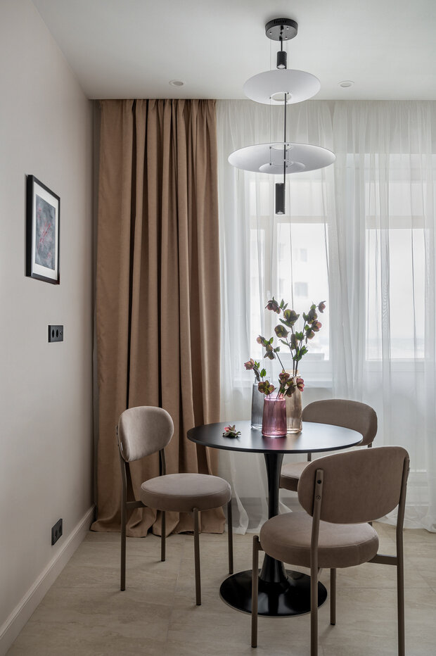 Фотография: Кухня и столовая в стиле Современный, Квартира, Проект дня, Новая Москва, Панельный дом, И-155, 1 комната, 40-60 метров, Елена Ранделова – фото на INMYROOM