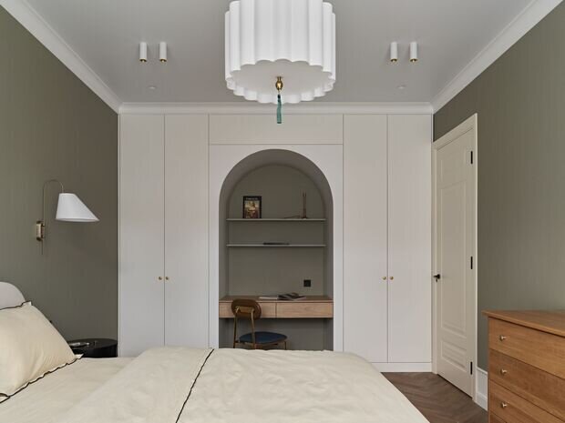 Фотография: Спальня в стиле Современный, Квартира, Проект дня, Новосибирск, Сталинка, 3 комнаты, 60-90 метров, ремонт сталинки, дизайн кухни в сталинке, современный/скандинавский, фото интерьера, дизайн интерьера фото, фото кухни, Анастасия Рыбина, Елена Дьяконова – фото на INMYROOM