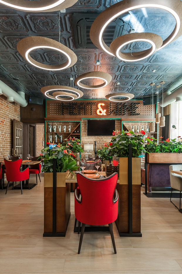 Фото из портфолио Дизайн интерьера ресторана «MEAT & WINE» – фотографии дизайна интерьеров на INMYROOM