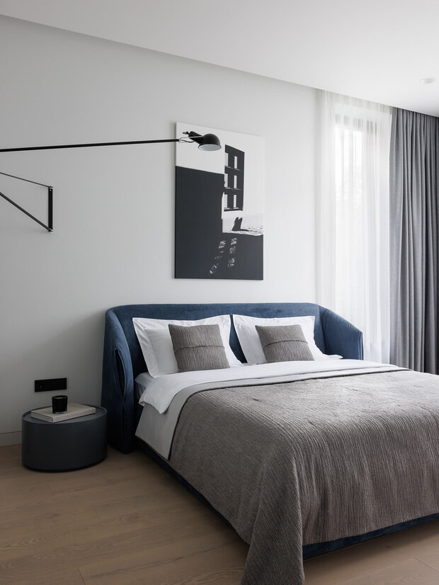 Фотография: Спальня в стиле Современный, Минимализм, Дом, Проект дня, Санкт-Петербург, Дом и дача, Ленинградская область, 4 и больше, Более 90 метров, Юлия Скачкова – фото на INMYROOM
