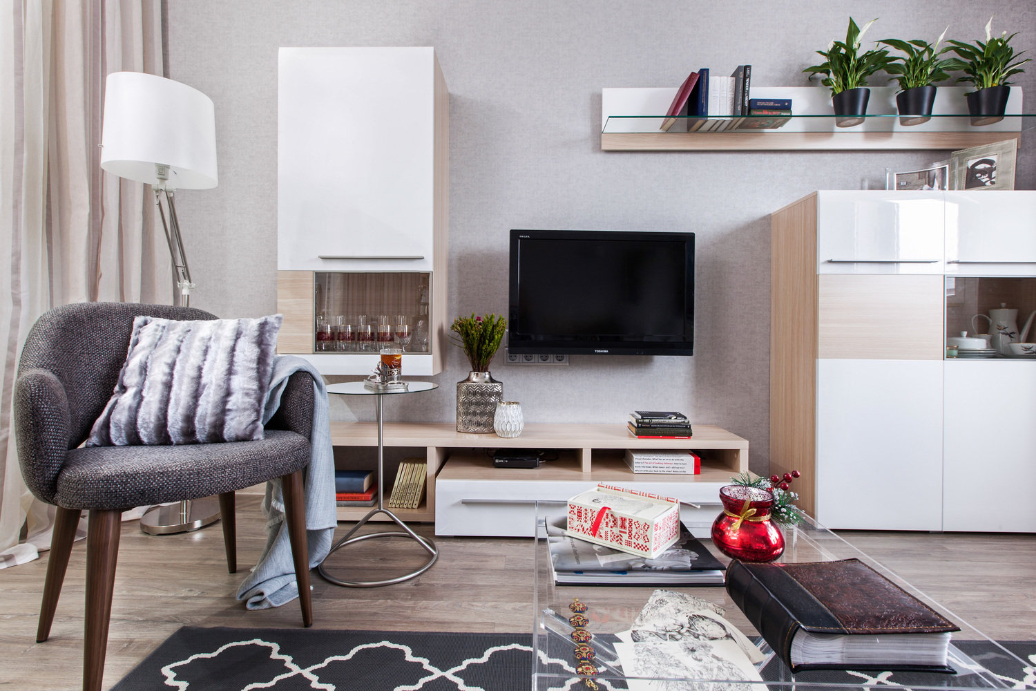 Фотография: Гостиная в стиле Современный, Квартира, Проект недели, Москва, П-44, Панельный дом, 1 комната, до 40 метров, Жанна Студенцова – фото на INMYROOM Фотография: Гостиная в стиле Современный, Квартира, Проект недели, Москва, П-44, Панельный дом, 1 комната, до 40 метров, Жанна Студенцова – фото на INMYROOM