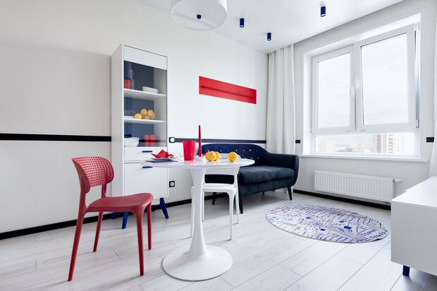 Фотография: Кухня и столовая в стиле Современный, Минимализм, Малогабаритная квартира, Квартира, Проект дня, Новосибирск, 1 комната, до 40 метров, студия White, Анна Сотикова – фото на INMYROOM