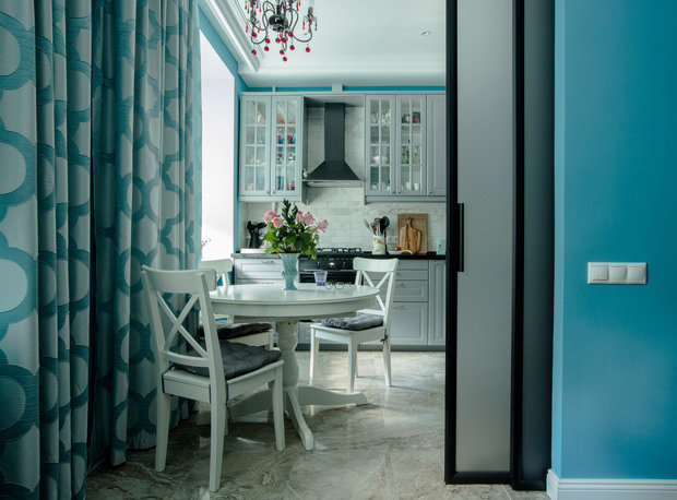 Интерьер кухни и столовой в стиле Прованс с элементами эклектики