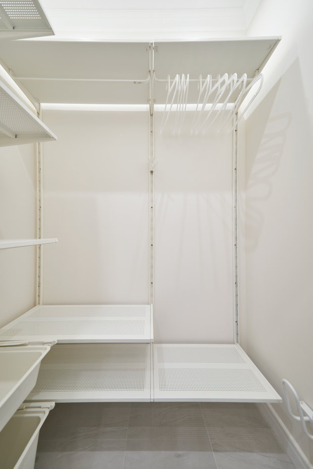 Фотография: Гардеробная в стиле Минимализм, Современный, Квартира, Проект недели, Марина Саркисян, Долгопрудный, 1 комната, 40-60 метров, ПРЕМИЯ INMYROOM – фото на INMYROOM