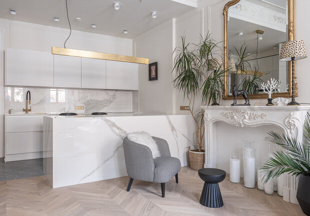 Фотография: Кухня и столовая в стиле Классический, Современный, Квартира, Проект дня, Кирпичный дом, 2 комнаты, 60-90 метров, Оксана Пастернак – фото на INMYROOM