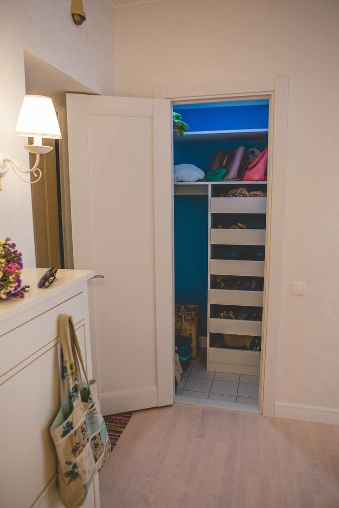 Фотография: Прихожая в стиле Прованс и Кантри, Классический, Эклектика, Квартира, Украина, Планировки, Декор, Мебель и свет, Белый, Проект недели, Бежевый, Серый, Розовый, Голубой, Бирюзовый, Коричневый, Киев, ИКЕА, перепланировка однокомнатной квартиры, Sadolin, Butlers, Befag, N&B light, AGT, Wannabe Decor, Tektura Ornamentals, Sandudd white secrets, Art De Vivre, Ирина Мануковская, Art De Vivre, Smart Design Studio, квартира в мансарде – фото на INMYROOM Фотография: Прихожая в стиле Прованс и Кантри, Классический, Эклектика, Квартира, Украина, Планировки, Декор, Мебель и свет, Белый, Проект недели, Бежевый, Серый, Розовый, Голубой, Бирюзовый, Коричневый, Киев, ИКЕА, перепланировка однокомнатной квартиры, Sadolin, Butlers, Befag, N&B light, AGT, Wannabe Decor, Tektura Ornamentals, Sandudd white secrets, Art De Vivre, Ирина Мануковская, Art De Vivre, Smart Design Studio, квартира в мансарде – фото на INMYROOM