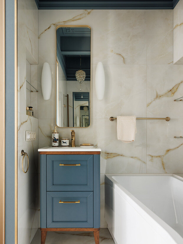 Фотография: Ванная в стиле Современный, Квартира, Проект дня, Санкт-Петербург, Кирпичный дом, Более 90 метров, современный с элементами классики и роскоши, Наталия Шмидт – фото на INMYROOM