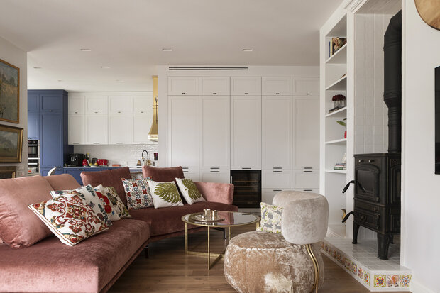 Фотография: Гостиная в стиле Классический, Эклектика, Квартира, Проект дня, Москва, 3 комнаты, Более 90 метров, современные интерьеры – фото на INMYROOM