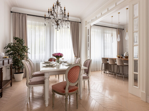 Фотография: Кухня и столовая в стиле Классический, Проект дня, Казань, Таунхаус, Кирпичный дом, 4 и больше, Более 90 метров, современный с элементами классики и роскоши, Роман Миронов, Андрей Васильев, PLATFORM – фото на INMYROOM