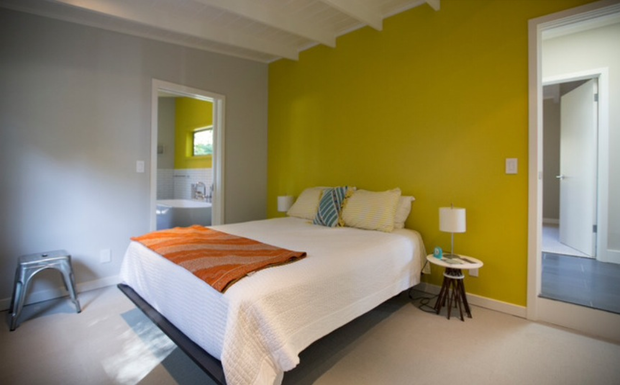 Фотография: Спальня в стиле Скандинавский, Дом, Архитектура, Цвет в интерьере, Дома и квартиры, Белый, Дом на природе, Дом и дача – фото на INMYROOM