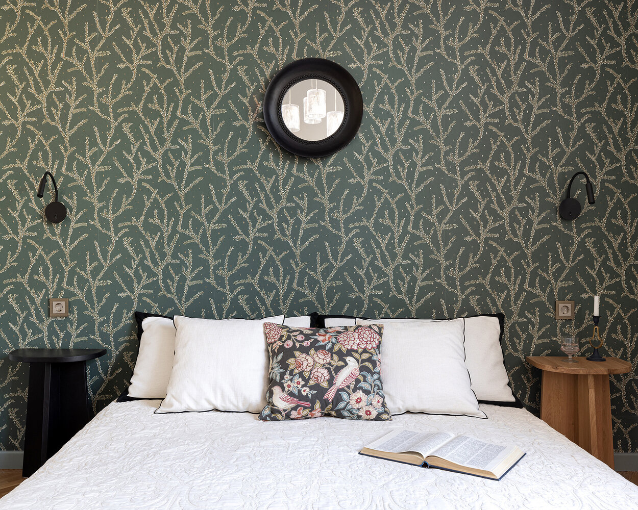 Фотография: Спальня в стиле Скандинавский, Современный, Эклектика, Квартира, Проект недели, Санкт-Петербург, Сталинка, 4 и больше, Более 90 метров, Наталья Васильева, Винтажный – фото на INMYROOM Фотография: Спальня в стиле Скандинавский, Современный, Эклектика, Квартира, Проект недели, Санкт-Петербург, Сталинка, 4 и больше, Более 90 метров, Наталья Васильева, Винтажный – фото на INMYROOM