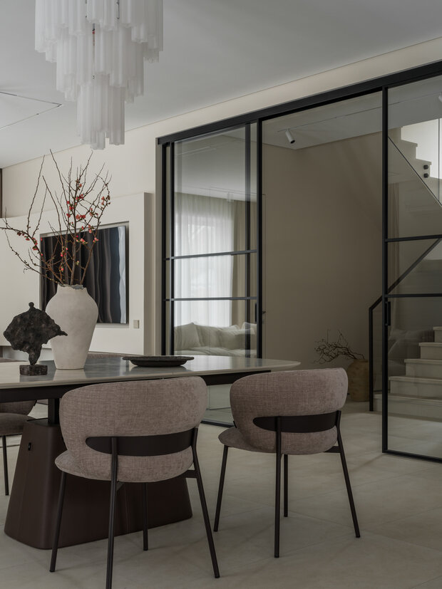 Фотография: Кухня и столовая в стиле Современный, Минимализм, Дом, Проект дня, Дом и дача, Московская область, 4 и больше, Более 90 метров, минимализм с элементами современного дизайна, Ксения Котельникова – фото на INMYROOM