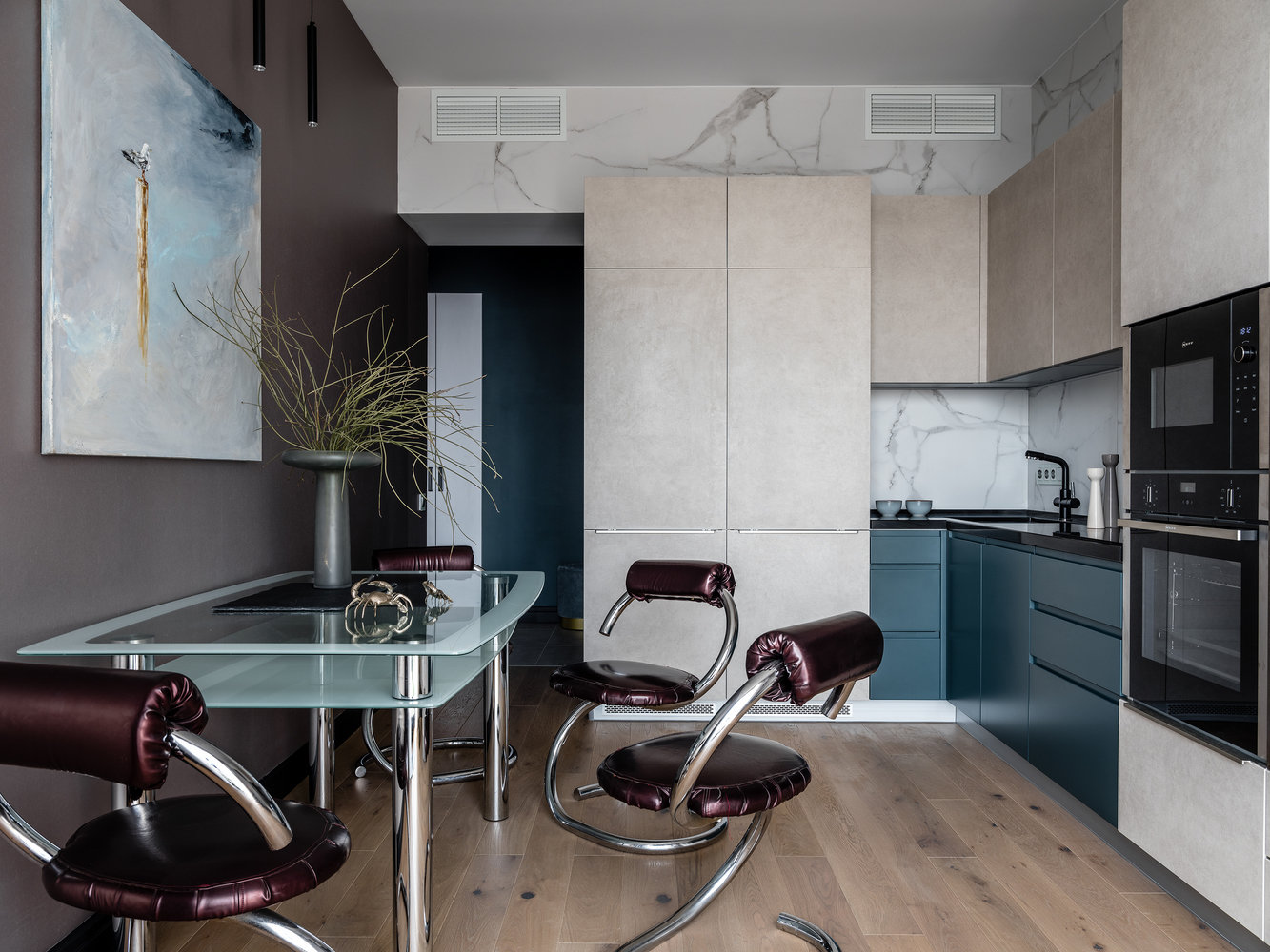 Фотография: Кухня и столовая в стиле Современный, Квартира, Проект дня, Москва, 2 комнаты, 60-90 метров, Елена Карасаева – фото на INMYROOM Фотография: Кухня и столовая в стиле Современный, Квартира, Проект дня, Москва, 2 комнаты, 60-90 метров, Елена Карасаева – фото на INMYROOM