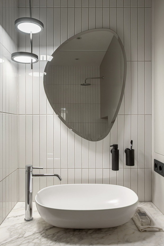 Фотография: Ванная в стиле Минимализм, Квартира, Проект недели, Санкт-Петербург, 4 и больше, Более 90 метров, Juicy Flat, Наташа Курлыгина – фото на INMYROOM