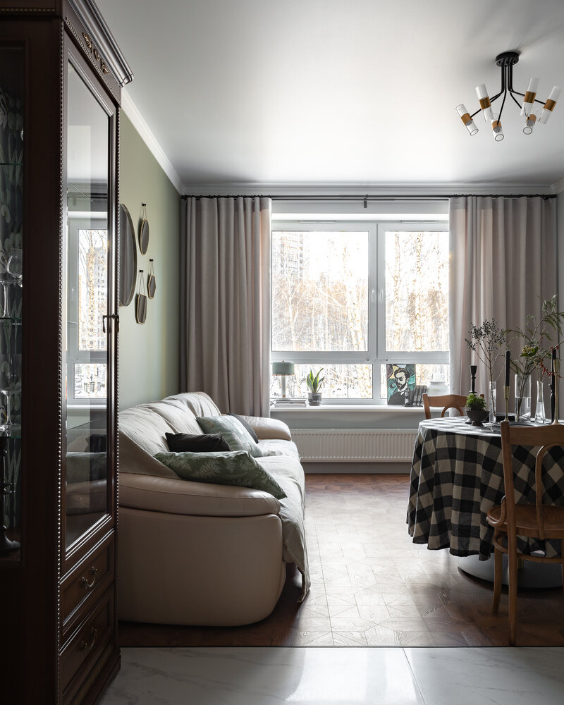 Фотография: Кухня и столовая в стиле Классический, Современный, Эклектика, Квартира, Проект недели, Челябинск, Монолитный дом, 2 комнаты, 40-60 метров, Наталья Шостак – фото на INMYROOM Фотография: Кухня и столовая в стиле Классический, Современный, Эклектика, Квартира, Проект недели, Челябинск, Монолитный дом, 2 комнаты, 40-60 метров, Наталья Шостак – фото на INMYROOM