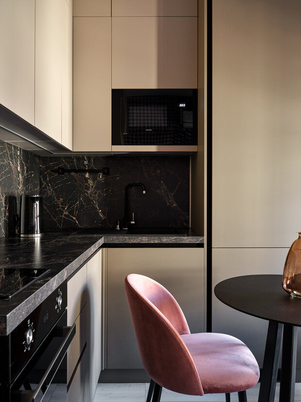 Фотография: Кухня и столовая в стиле Современный, Эклектика, Лофт, Малогабаритная квартира, Квартира, Студия, Проект недели, Москва, Кирпичный дом, до 40 метров, Алла Богданова – фото на INMYROOM