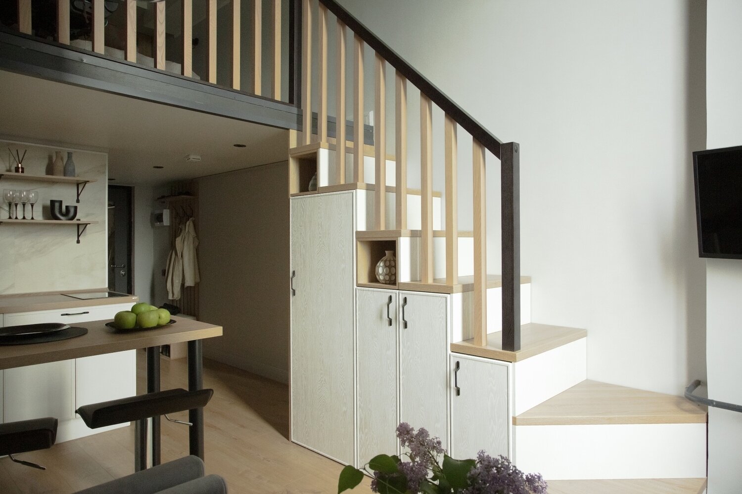 Фотография: Гостиная в стиле Скандинавский, Современный, Малогабаритная квартира, Квартира, Проект недели, Москва, 2 комнаты, до 40 метров, Кристина Тевосян – фото на INMYROOM Фотография: Гостиная в стиле Скандинавский, Современный, Малогабаритная квартира, Квартира, Проект недели, Москва, 2 комнаты, до 40 метров, Кристина Тевосян – фото на INMYROOM