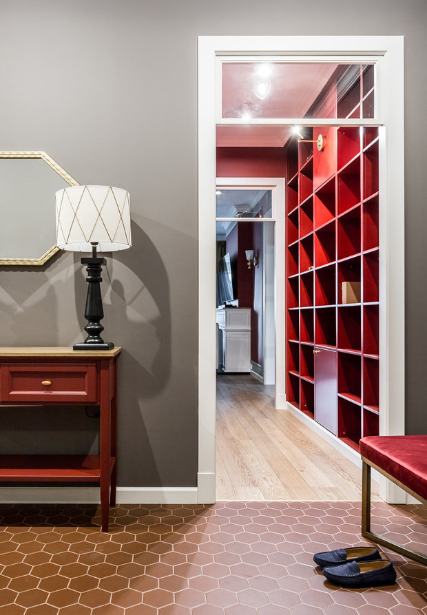 Фотография: Прихожая в стиле Современный, Квартира, Проект дня, Москва, 4 и больше, Более 90 метров, Монолитно-кирпичный, Маша Файнберг – фото на INMYROOM