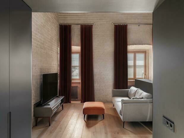 Фотография: Гостиная в стиле Лофт, Современный, Эклектика, Квартира, Проект недели, Москва, Кирпичный дом, 2 комнаты, 60-90 метров, Евгения Ревина – фото на INMYROOM