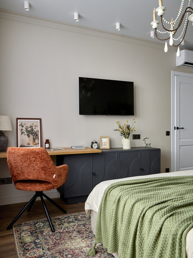 Фотография: Спальня в стиле Современный, Эклектика, Малогабаритная квартира, Квартира, Проект дня, Москва, П-44, Панельный дом, 1 комната, 40-60 метров, современный с элементами эклектики – фото на INMYROOM