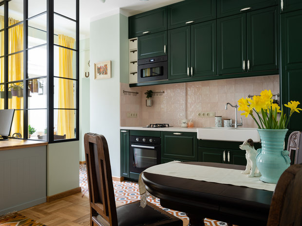 Фотография: Кухня и столовая в стиле Прованс и Кантри, Эклектика, Квартира, Проект недели, Санкт-Петербург, 2 комнаты, 40-60 метров, Людмила Данилевич – фото на INMYROOM