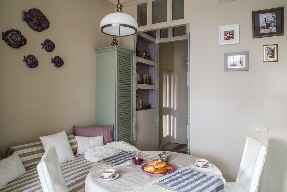 Фотография: Кухня и столовая в стиле Прованс и Кантри, Классический, Эклектика, Квартира, Проект недели – фото на INMYROOM Фотография: Кухня и столовая в стиле Прованс и Кантри, Классический, Эклектика, Квартира, Проект недели – фото на INMYROOM