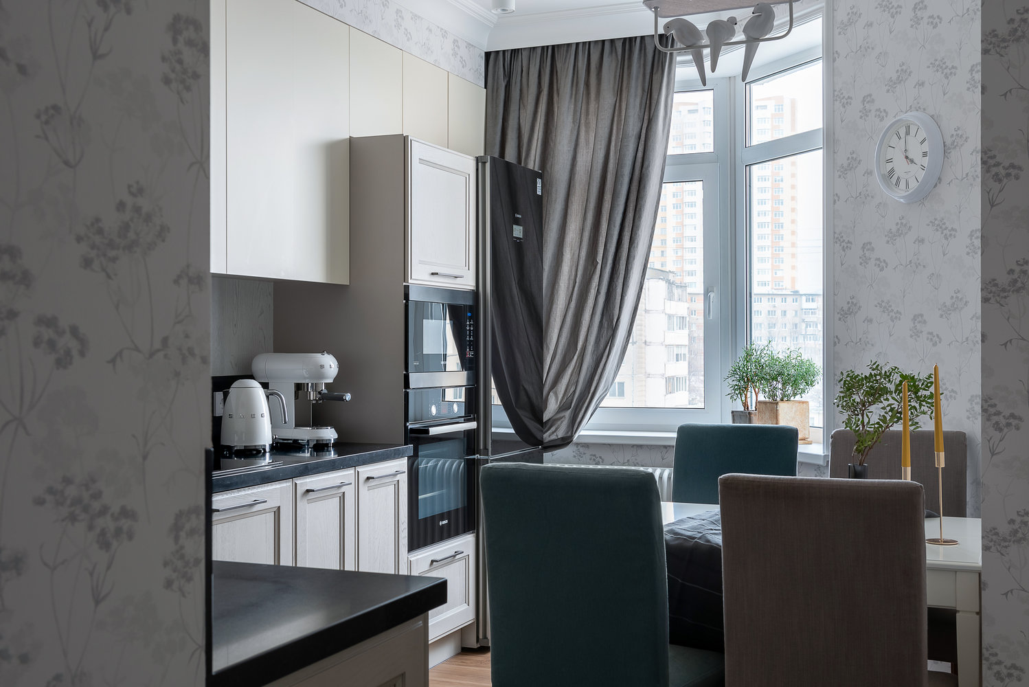 Фотография: Кухня и столовая в стиле Современный, Классический, Квартира, Проект недели, 3 комнаты, 60-90 метров, Владивосток, Елена Теплова – фото на INMYROOM Фотография: Кухня и столовая в стиле Современный, Классический, Квартира, Проект недели, 3 комнаты, 60-90 метров, Владивосток, Елена Теплова – фото на INMYROOM