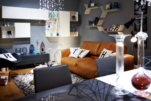 Фотография: Гостиная в стиле Современный, Эклектика, Декор интерьера, BoConcept, Мебель и свет, Индустрия, События, Кулинарная студия Clever, Мягкая мебель – фото на INMYROOM