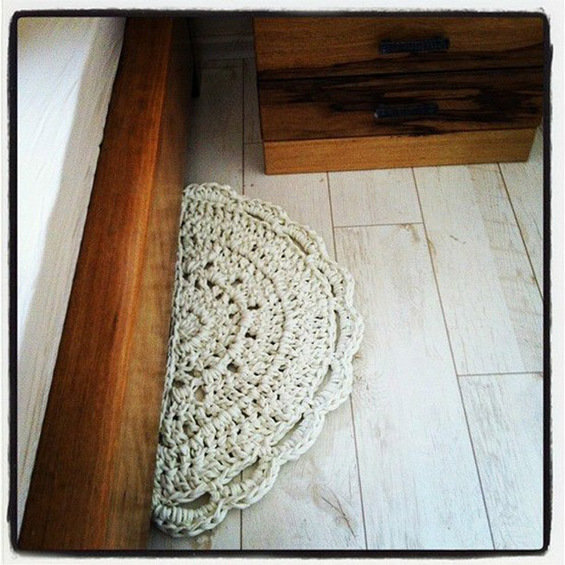 Фотография: в стиле , Спальня, Декор интерьера, DIY, Декор дома, Ковер – фото на INMYROOM Фотография: в стиле , Спальня, Декор интерьера, DIY, Декор дома, Ковер – фото на INMYROOM