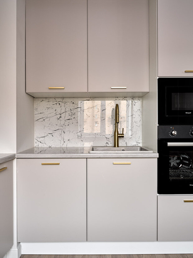 Фотография: Кухня и столовая в стиле Классический, Современный, Квартира, Проект недели, Москва, 3 комнаты, 60-90 метров, Ксения Шахматова – фото на INMYROOM