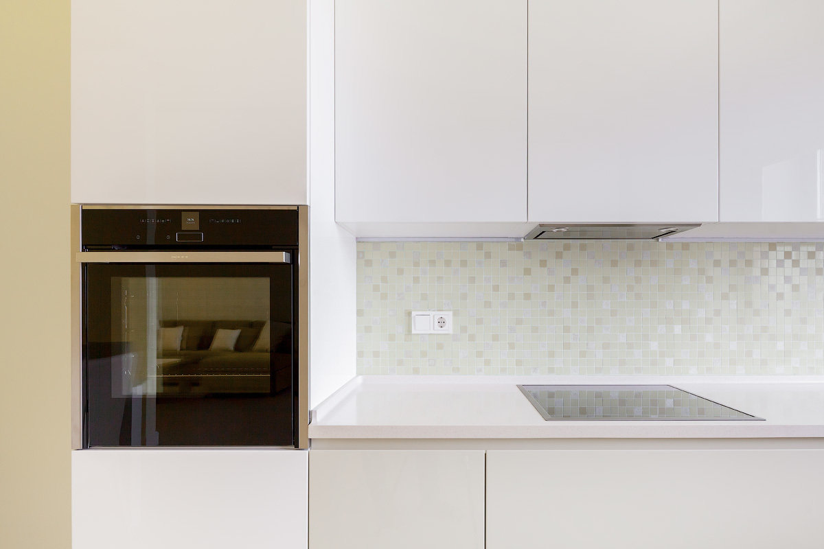 Фотография: Кухня и столовая в стиле Минимализм, Советы, Гид, как оформить кухонный фартук, энциклопедия_отделка – фото на INMYROOM Фотография: Кухня и столовая в стиле Минимализм, Советы, Гид, как оформить кухонный фартук, энциклопедия_отделка – фото на INMYROOM