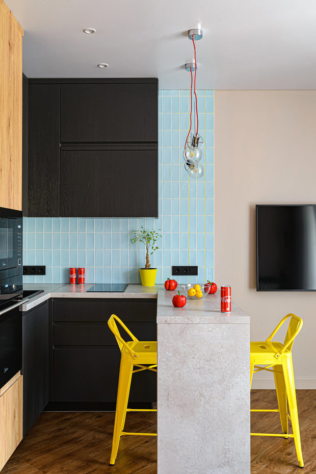 Фотография: Кухня и столовая в стиле Лофт, Советы, Кухонный фартук, Гид, керамическая плитка на кухне, как оформить кухонный фартук, фартук на кухне, оригинальный фартук, красивый кухонный фартук – фото на INMYROOM