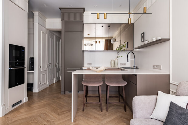 Фотография: Кухня и столовая в стиле Современный, Квартира, Проект дня, 2 комнаты, 40-60 метров, Анна Жижайкина, современный с элементами неоклассики – фото на INMYROOM