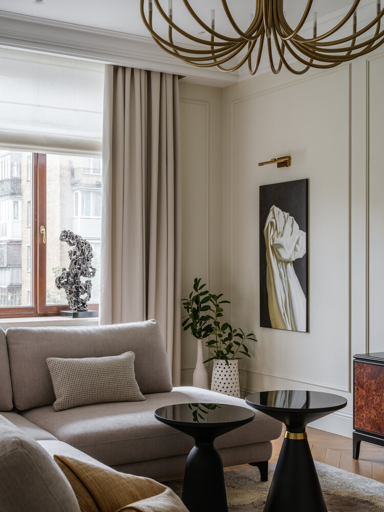 Фотография: Гостиная в стиле Классический, Современный, Квартира, Проект недели, Москва, 3 комнаты, Более 90 метров, Вероника Князева – фото на INMYROOM Фотография: Гостиная в стиле Классический, Современный, Квартира, Проект недели, Москва, 3 комнаты, Более 90 метров, Вероника Князева – фото на INMYROOM