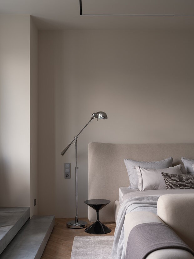 Фотография: Спальня в стиле Современный, Минимализм, Квартира, Проект дня, Москва, Кирпичный дом, 3 комнаты, Более 90 метров, Патриаршие пруды – фото на INMYROOM