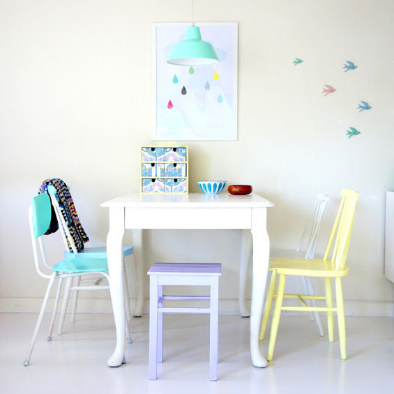 Фотография: Кухня и столовая в стиле Современный, Малогабаритная квартира, Квартира, Цвет в интерьере, Дома и квартиры, Цветы – фото на INMYROOM