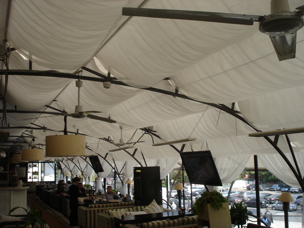 Фото из портфолио Оформление потолка и окон в кафе Карамель – фотографии дизайна интерьеров на INMYROOM