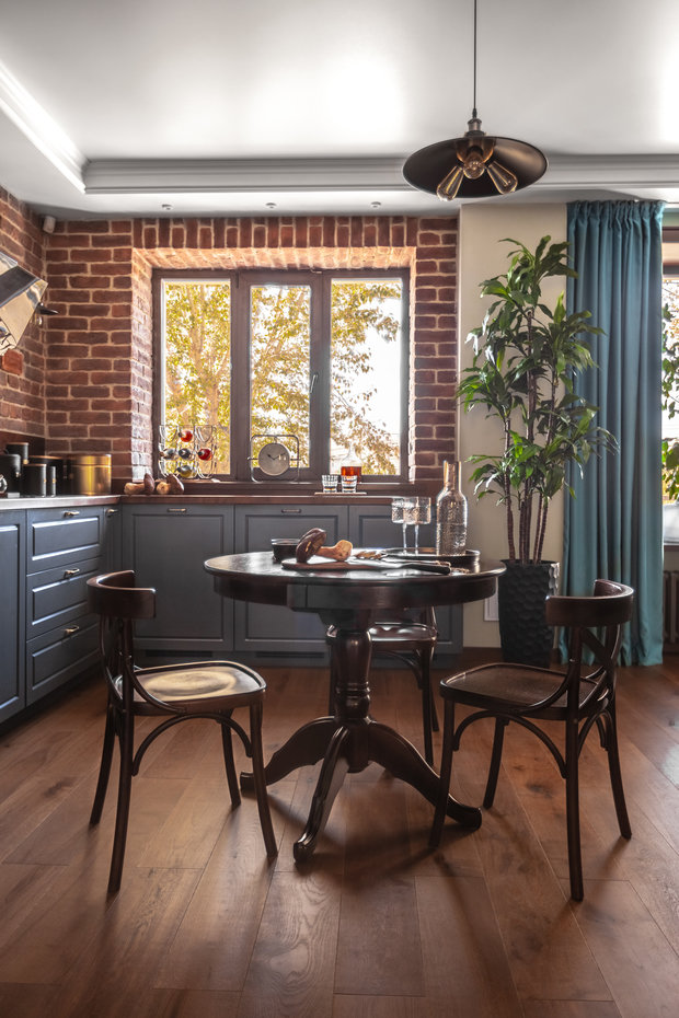 Фотография: Кухня и столовая в стиле Эклектика, Квартира, Проект дня, Новосибирск, Кирпичный дом, 3 комнаты, 60-90 метров, Дарья Шапошникова – фото на INMYROOM