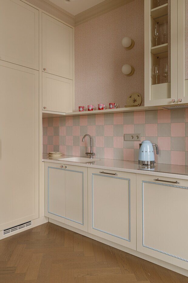 Фотография: Кухня и столовая в стиле Современный, Квартира, Проект дня, Астана, 60-90 метров, современный с элементами эклектики, Динара Усманова – фото на INMYROOM