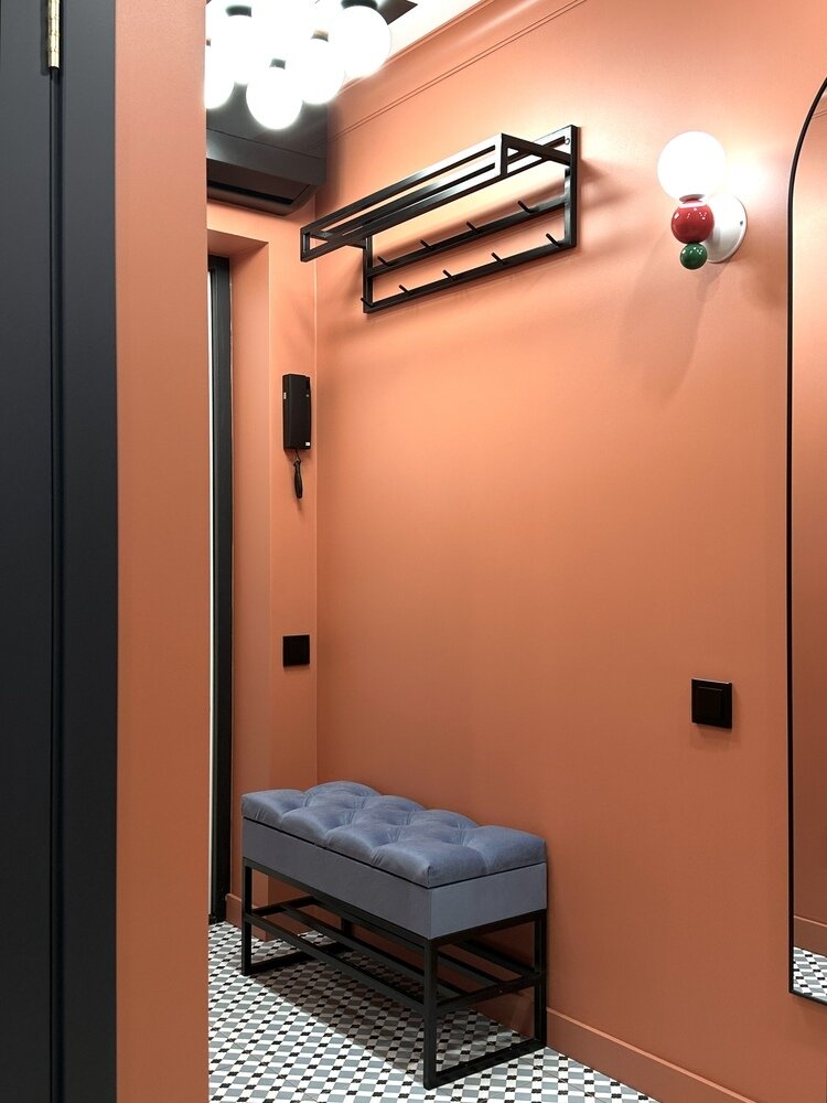 Фотография: Прихожая в стиле Современный, Эклектика, Квартира, Проект дня, двухкомнатная квартира в хрущевке, ремонт в хрущевке, Калининград, переделка хрущевки, как обустроить двухкомнатную квартиру в хрущевки, ремонт хрущевки, Хрущевка, 2 комнаты, 40-60 метров, интерьер хрущевке, интерьер хрущевки, как обновить хрущевку, дизайн хрущевки, ремонт в хрущёвке, Екатерина Трусова – фото на INMYROOM