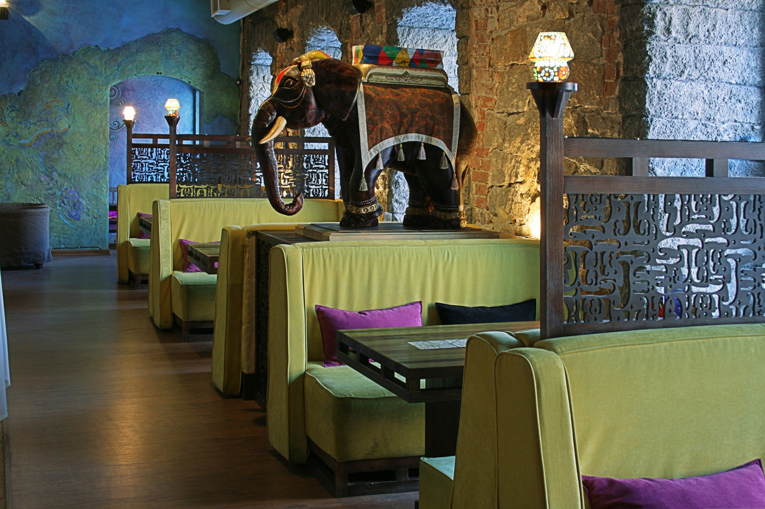 Фото из портфолио Ресторан «Чайхана» на Кировке в восточном стиле – фотографии дизайна интерьеров на INMYROOM Фото из портфолио Ресторан «Чайхана» на Кировке в восточном стиле – фотографии дизайна интерьеров на INMYROOM