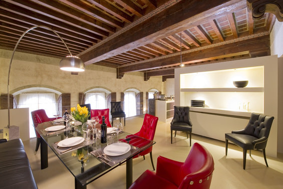 Фотография: Кухня и столовая в стиле Прованс и Кантри, Эклектика, Квартира, Дома и квартиры, Moscow Sotheby's International Realty – фото на INMYROOM