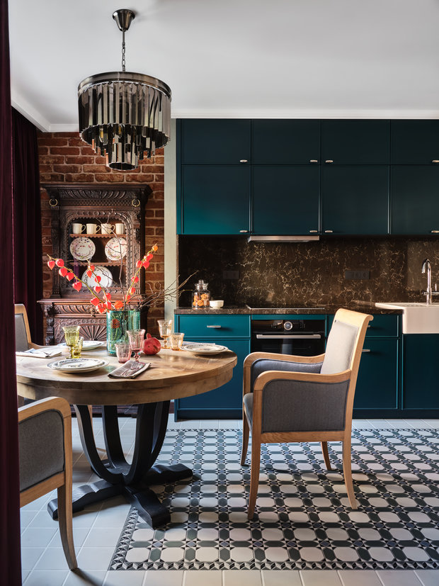 Фотография: Кухня и столовая в стиле Эклектика, Квартира, Проект недели, Москва, 4 и больше, Более 90 метров, Наталия Васильева – фото на INMYROOM